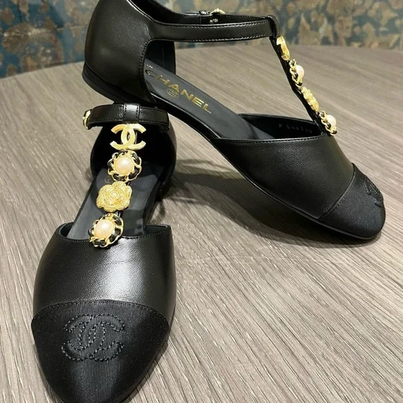 Chanel 2025 Pre-Spring Black Mary Jane Flats Pearl Gold Accents Size 39 w box - Picture 2 of 12